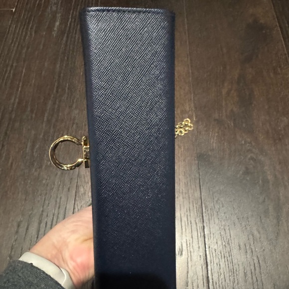 Salvatore Ferragamo purse - Picture 6 of 7